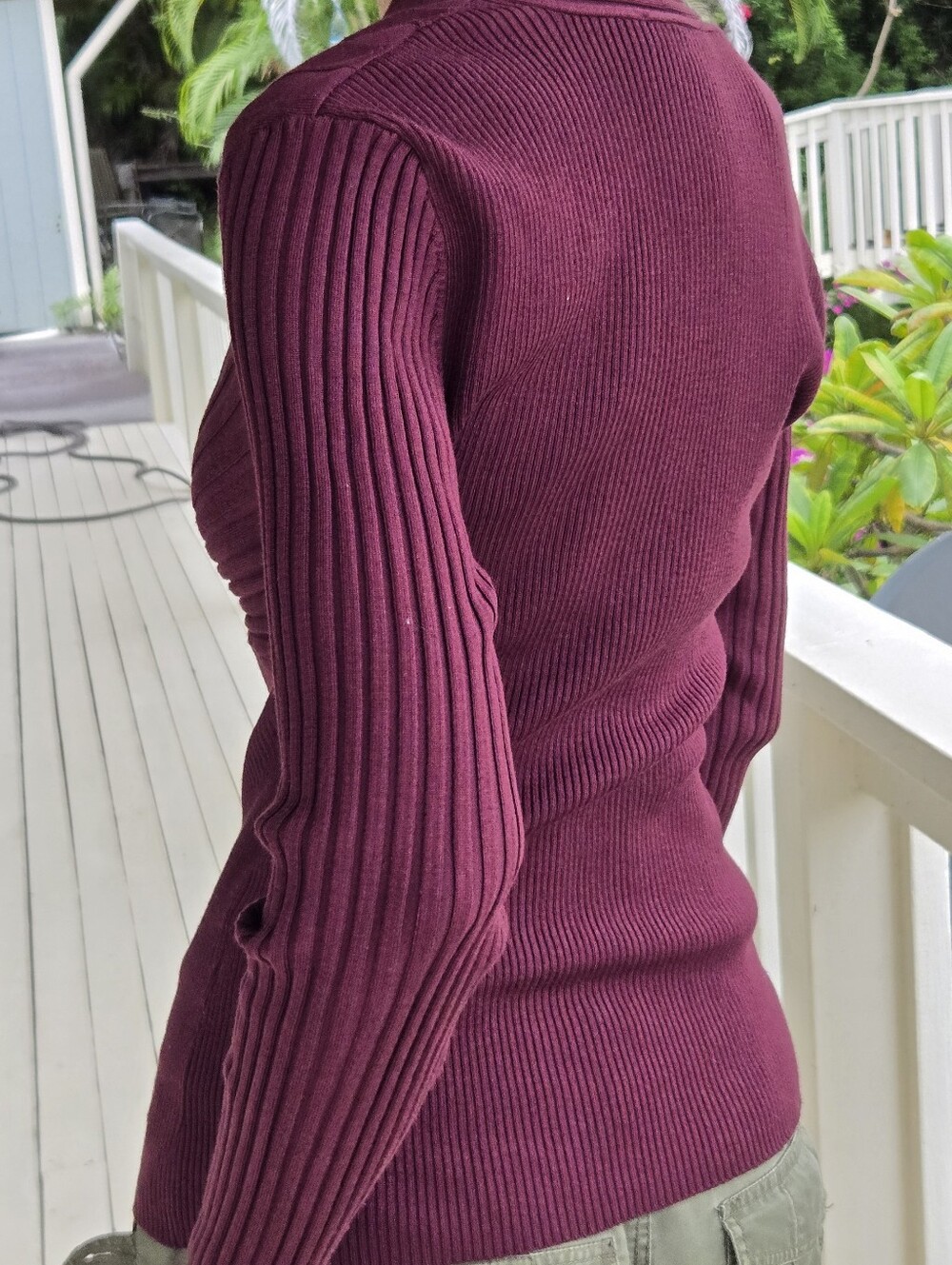 INC INTERNATIONAL CONCEPTS Ribbed V-Neck Sweater - Wine -Excellent Condition - Picture 2 of 6